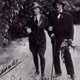 La richiesta venne concessa grazie all�intervento del suo amico Gabriele D�Annunzio, del quale Canudo traduceva le opere in francese. Un�immagine lo ritrae proprio con il Vate, nel 1920